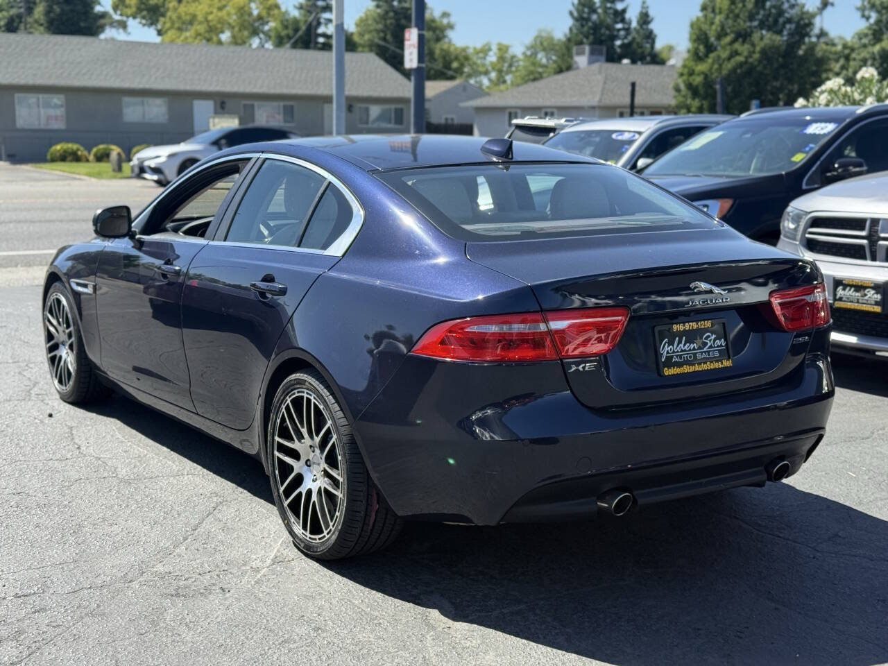 Used 2017 Jaguar XE Prestige RWD image 4