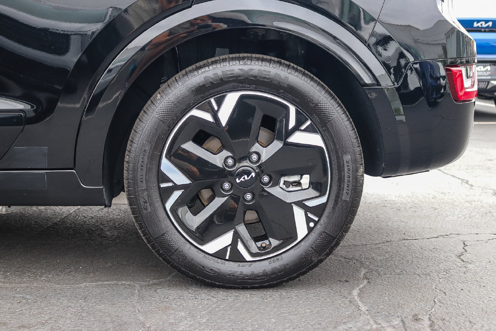 Certified 2025 Kia Niro Wave w/ Wave Preserve Package FWD image 11