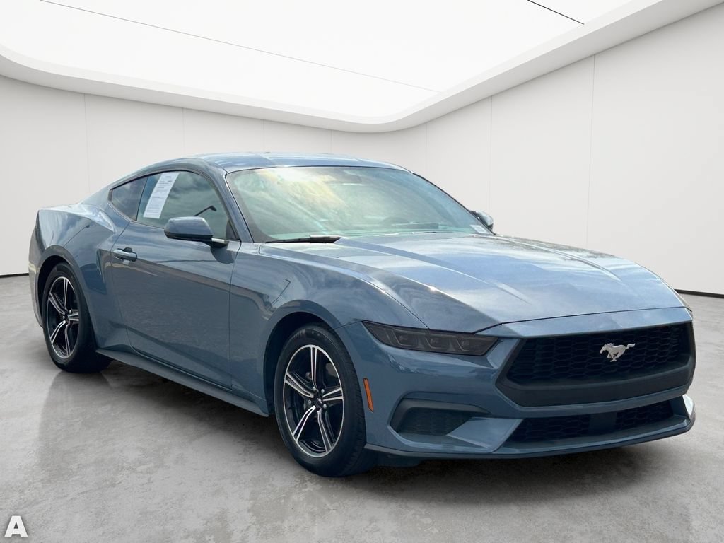 Used 2025 Ford Mustang Coupe RWD image 7