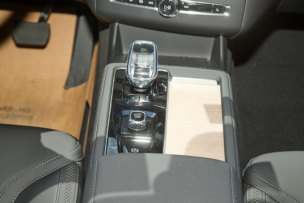 New 2025 Volvo XC90 B6 Plus w/ Protection Package image 28