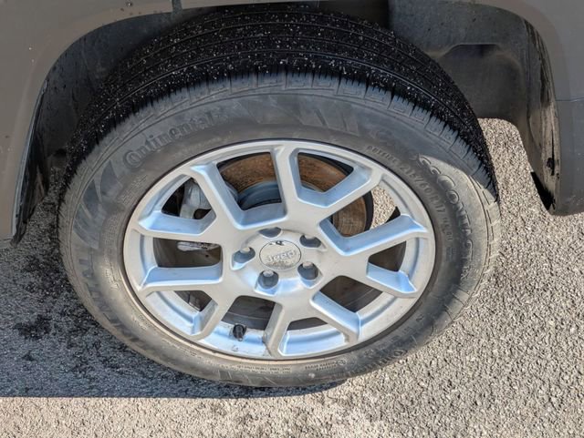 Used 2021 Jeep Renegade Limited w/ Sun & Sound Group image 27