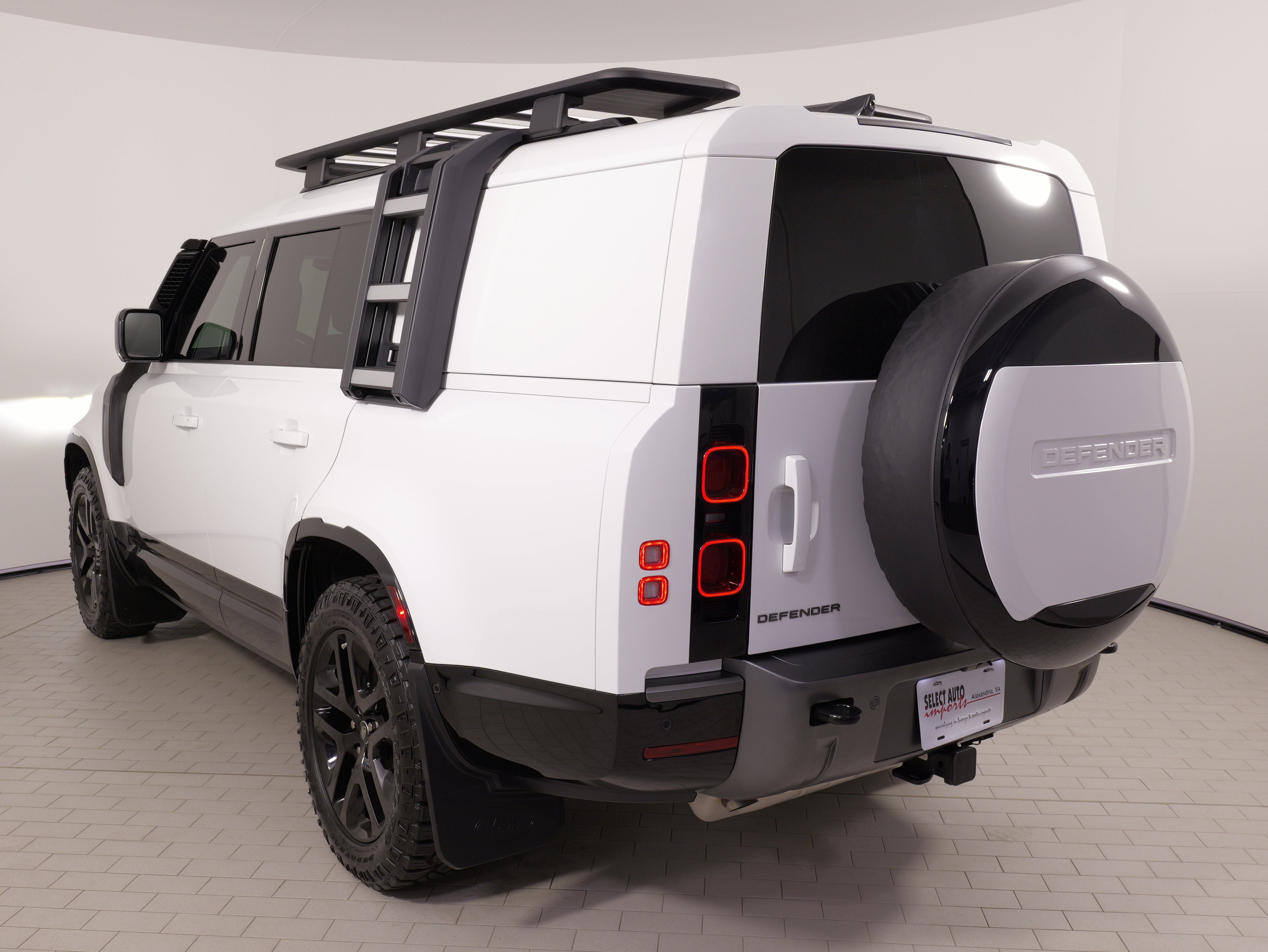Used 2024 Land Rover Defender 130 Outbound AWD/4WD image 16