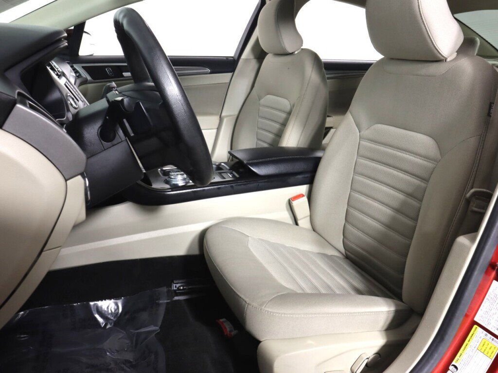 Used 2018 Ford Fusion SE image 28