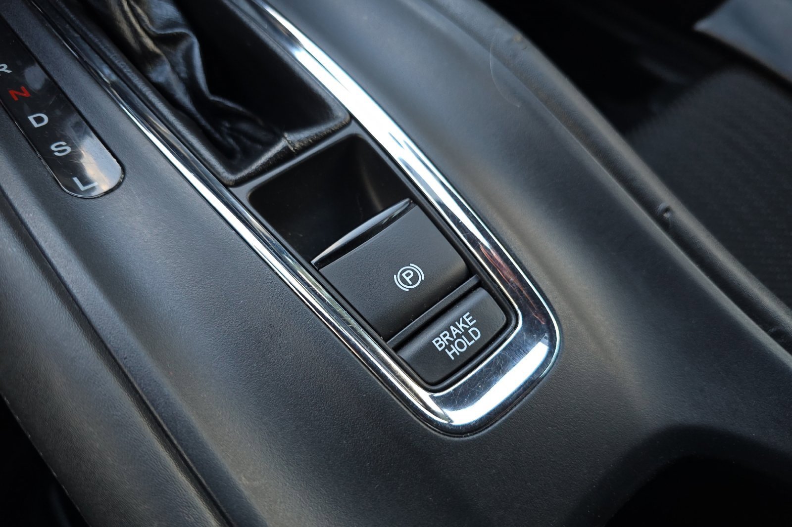 Used 2016 Honda HR-V LX image 39