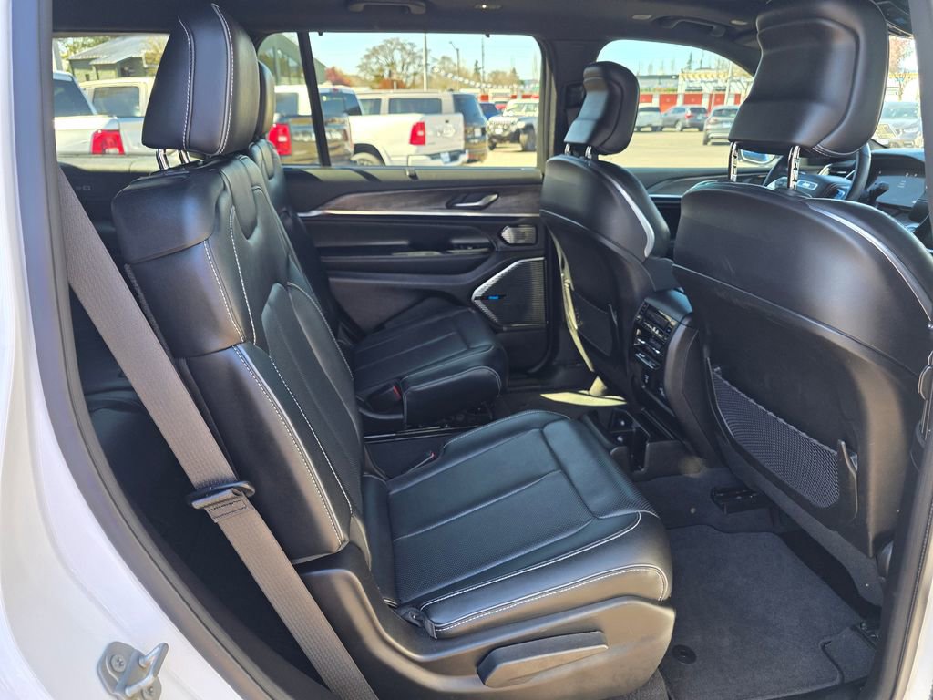 Used 2021 Jeep Grand Cherokee L Overland w/ Advanced Protech Group III image 28