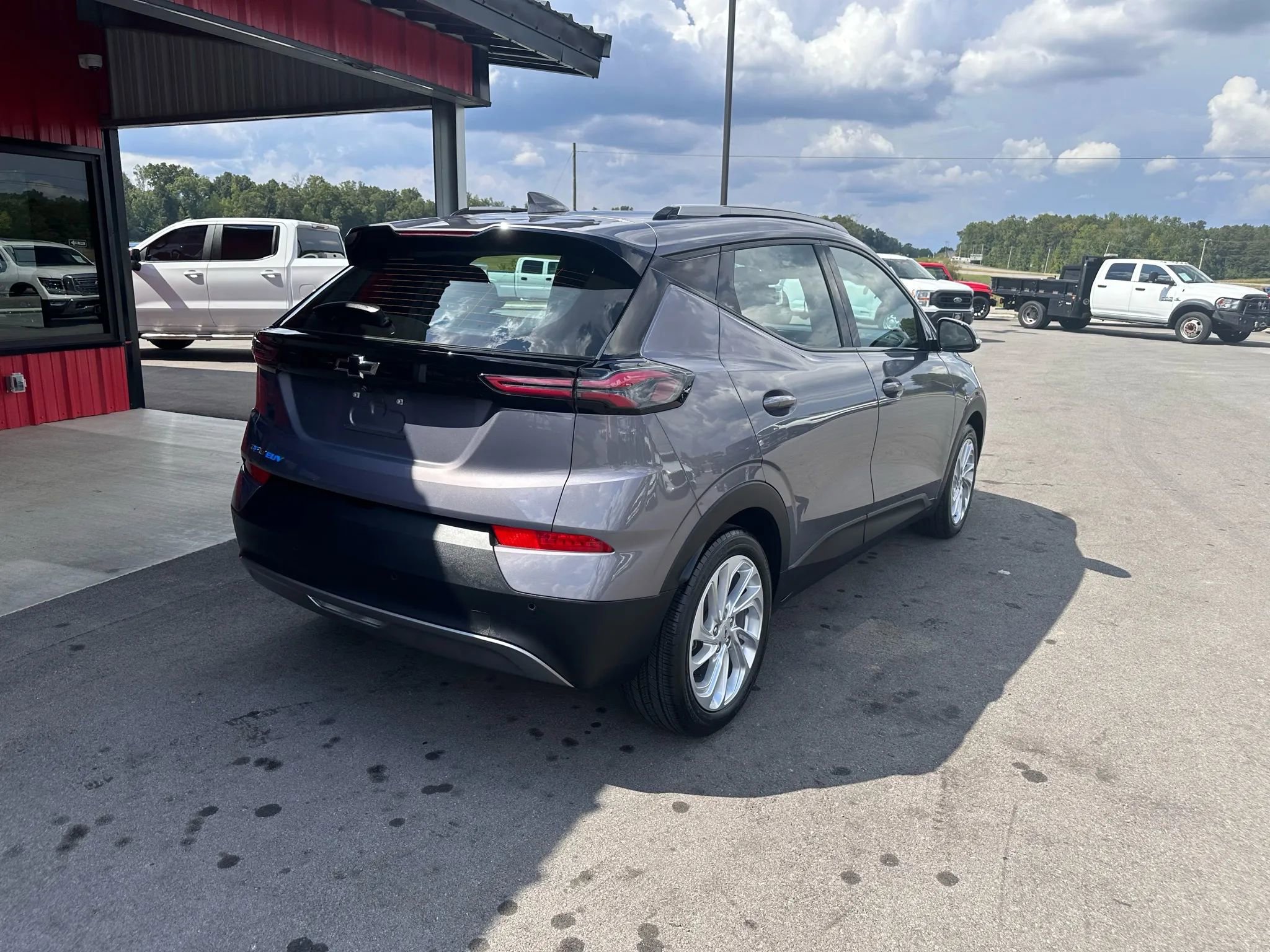 Used 2022 Chevrolet Bolt EUV LT w/ Driver Confidence Package image 4