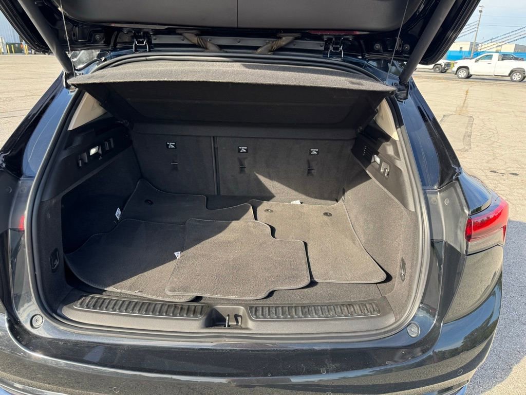 Used 2021 Buick Envision Essence w/ Technology Package I image 12