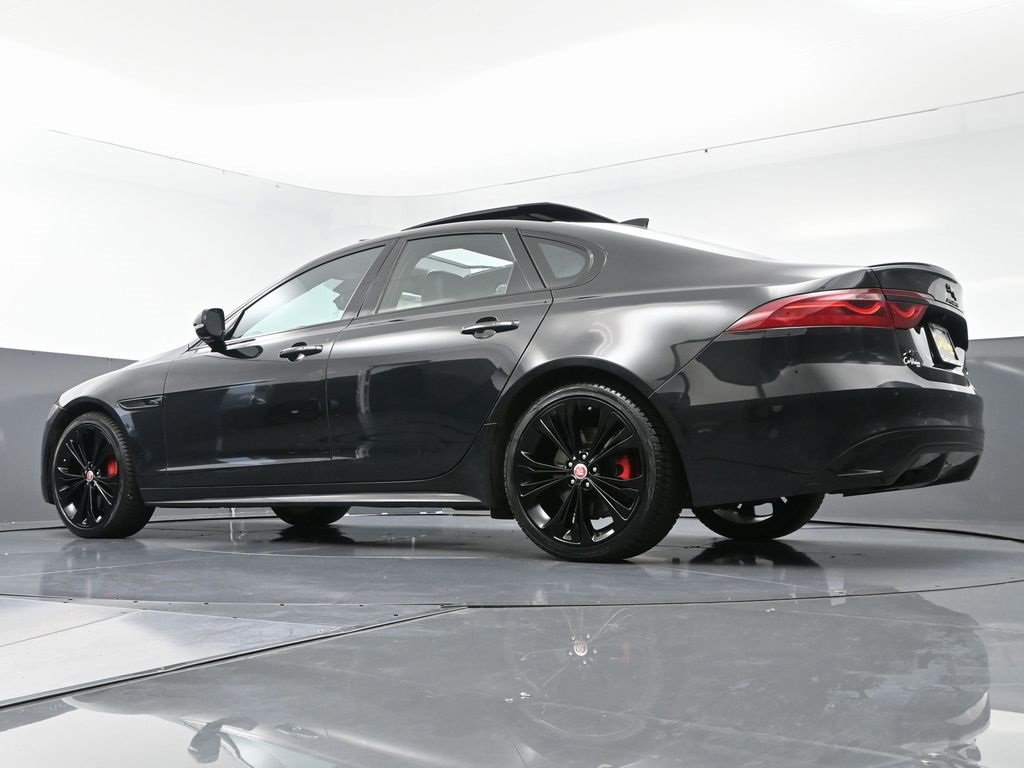 Used 2022 Jaguar XF R-Dynamic SE image 56