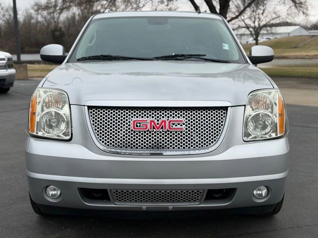 Used 2014 GMC Yukon XL Denali image 2