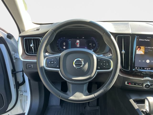 Used 2022 Volvo XC60 B5 Momentum AWD/4WD image 12