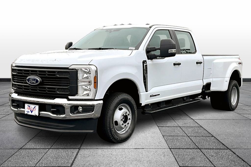 New 2026 Ford F350 4x4 Crew Cab DRW Super Duty image 2