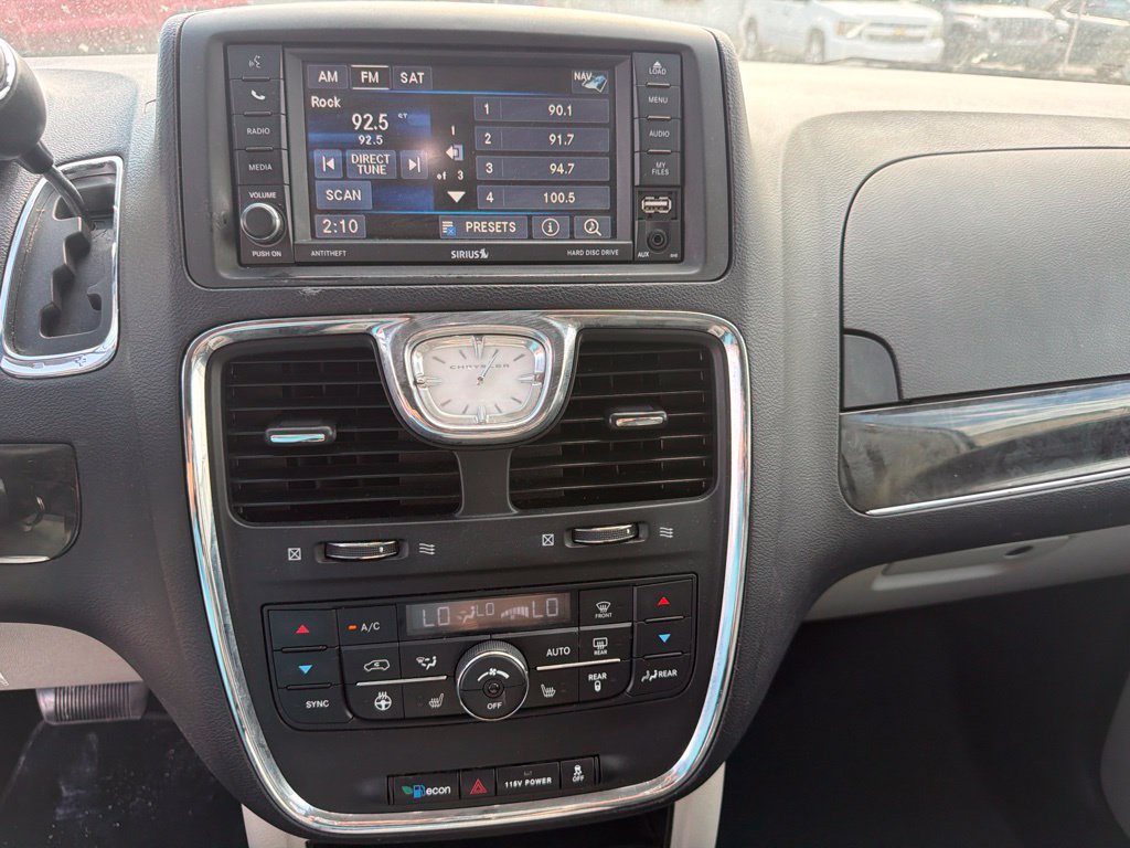 Used 2015 Chrysler Town & Country Touring-L w/ Driver Convenience Group FWD image 23