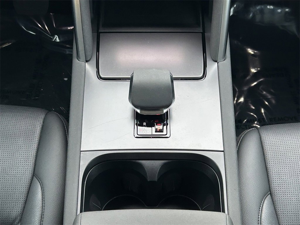 Used 2024 Land Rover Discovery Sport S image 24