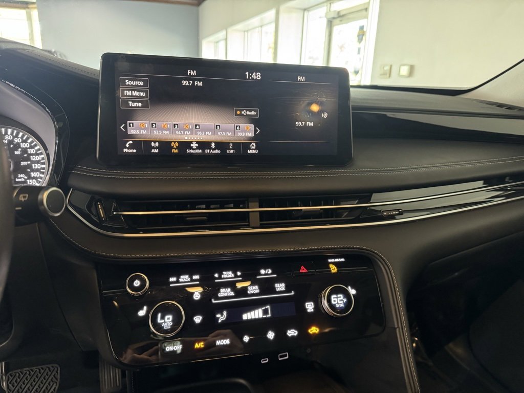 Used 2023 INFINITI QX60 Pure image 10