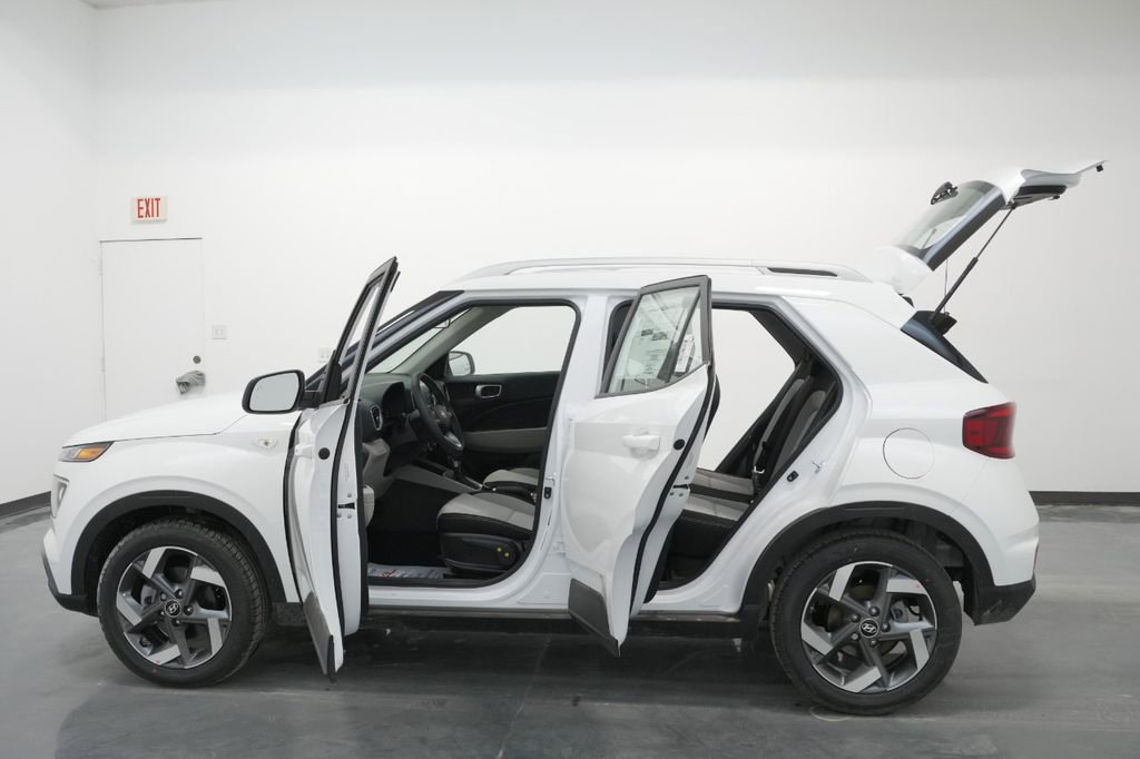 New 2025 Hyundai Venue SEL image 33