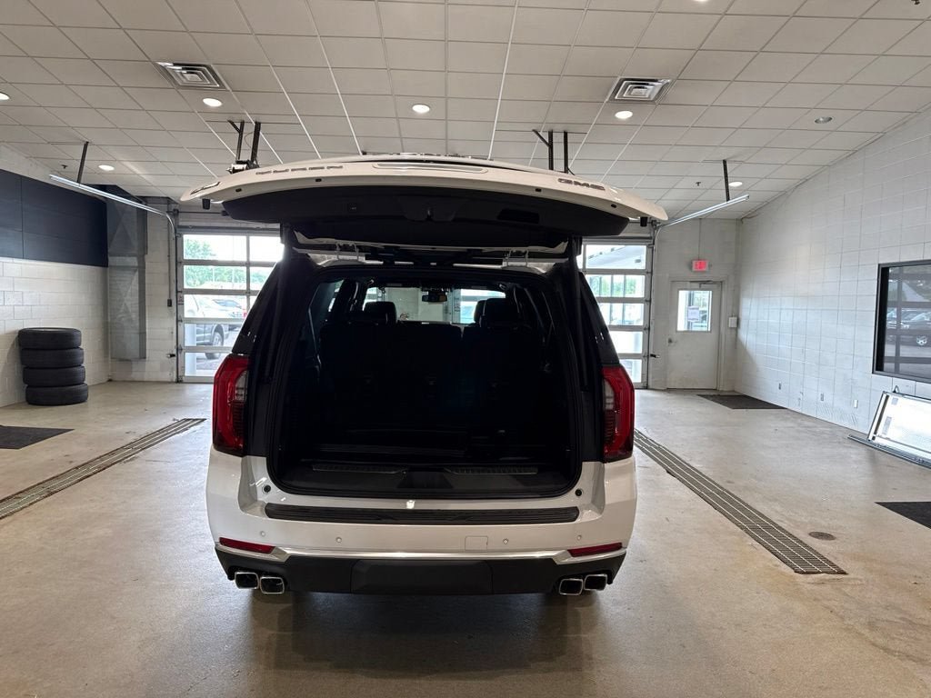 New 2026 GMC Yukon XL Denali w/ LPO, Floor Liner Package AWD/4WD image 16