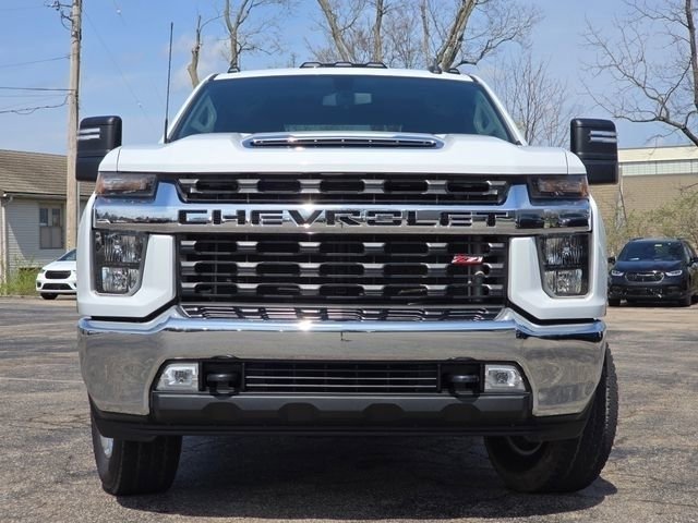 Used 2022 Chevrolet Silverado 2500 LT w/ Convenience Package AWD/4WD image 3