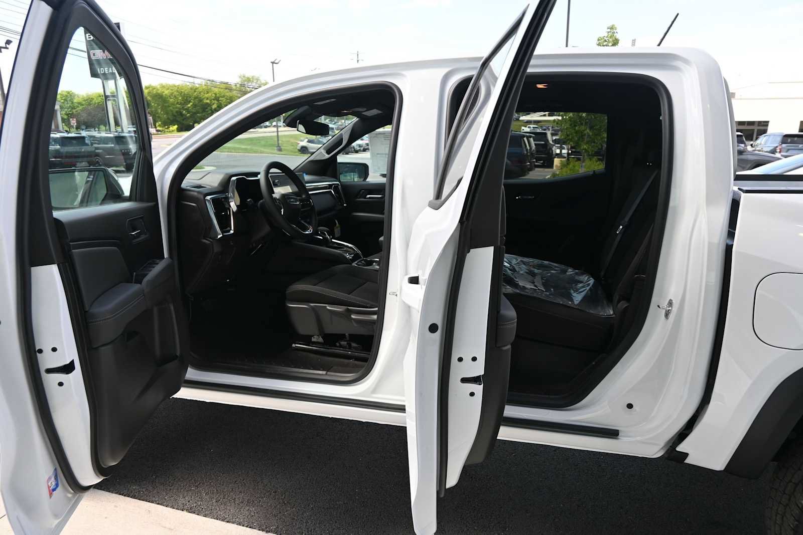 Used 2026 GMC Canyon Elevation w/ Technology Package RWD image 14