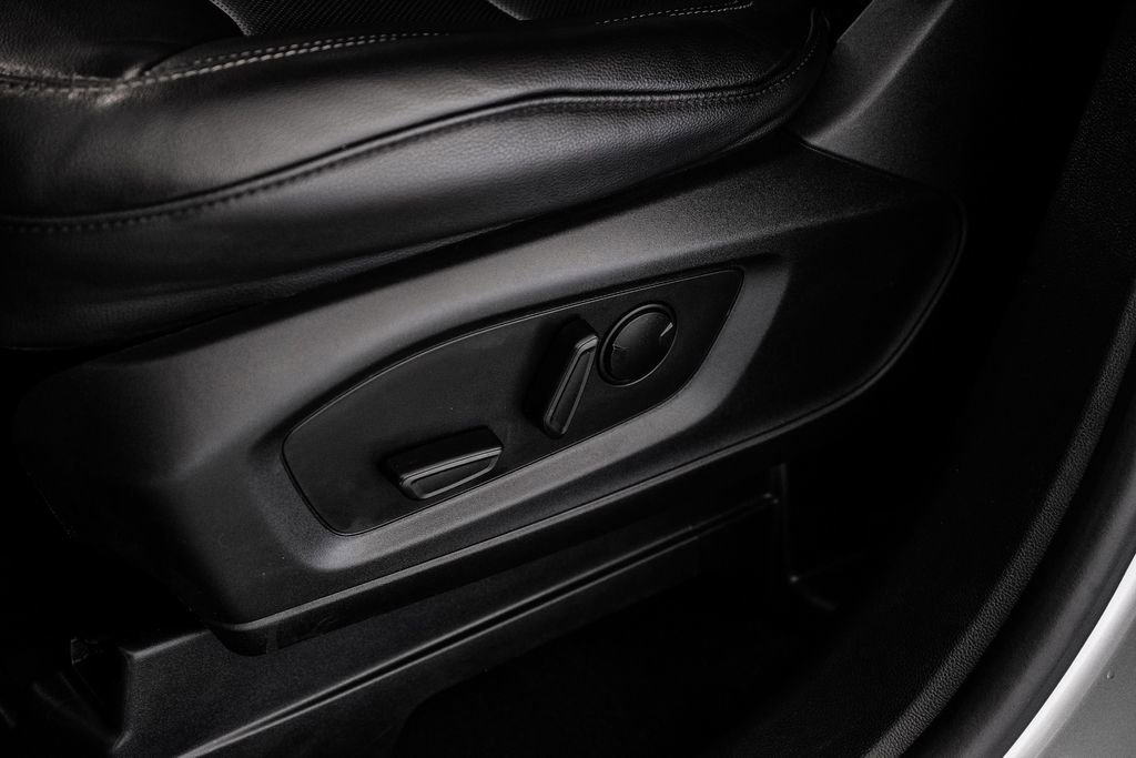 Used 2024 Ford Explorer Limited image 35