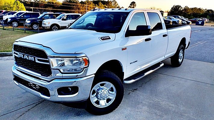 Used 2021 RAM 2500 Tradesman w/ Chrome Appearance Group image 3