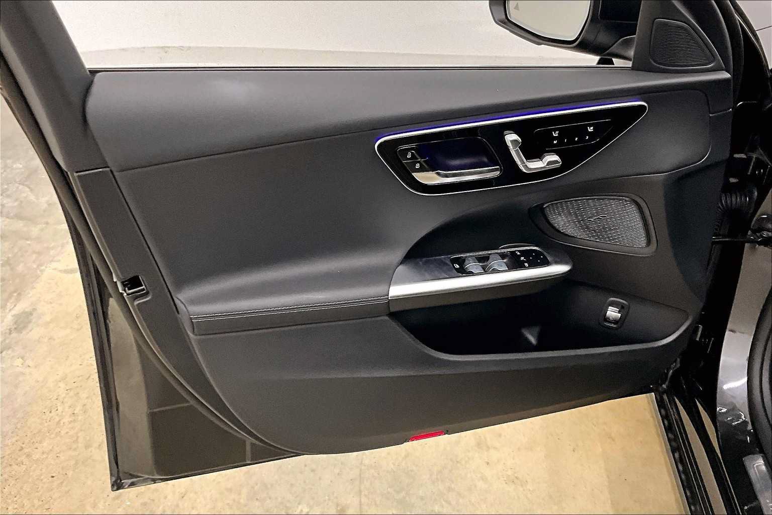 New 2025 Mercedes-Benz C 300 Sedan image 10