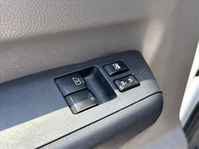 Used 2016 Nissan NV 2500 SV w/ Technology Package RWD image 13