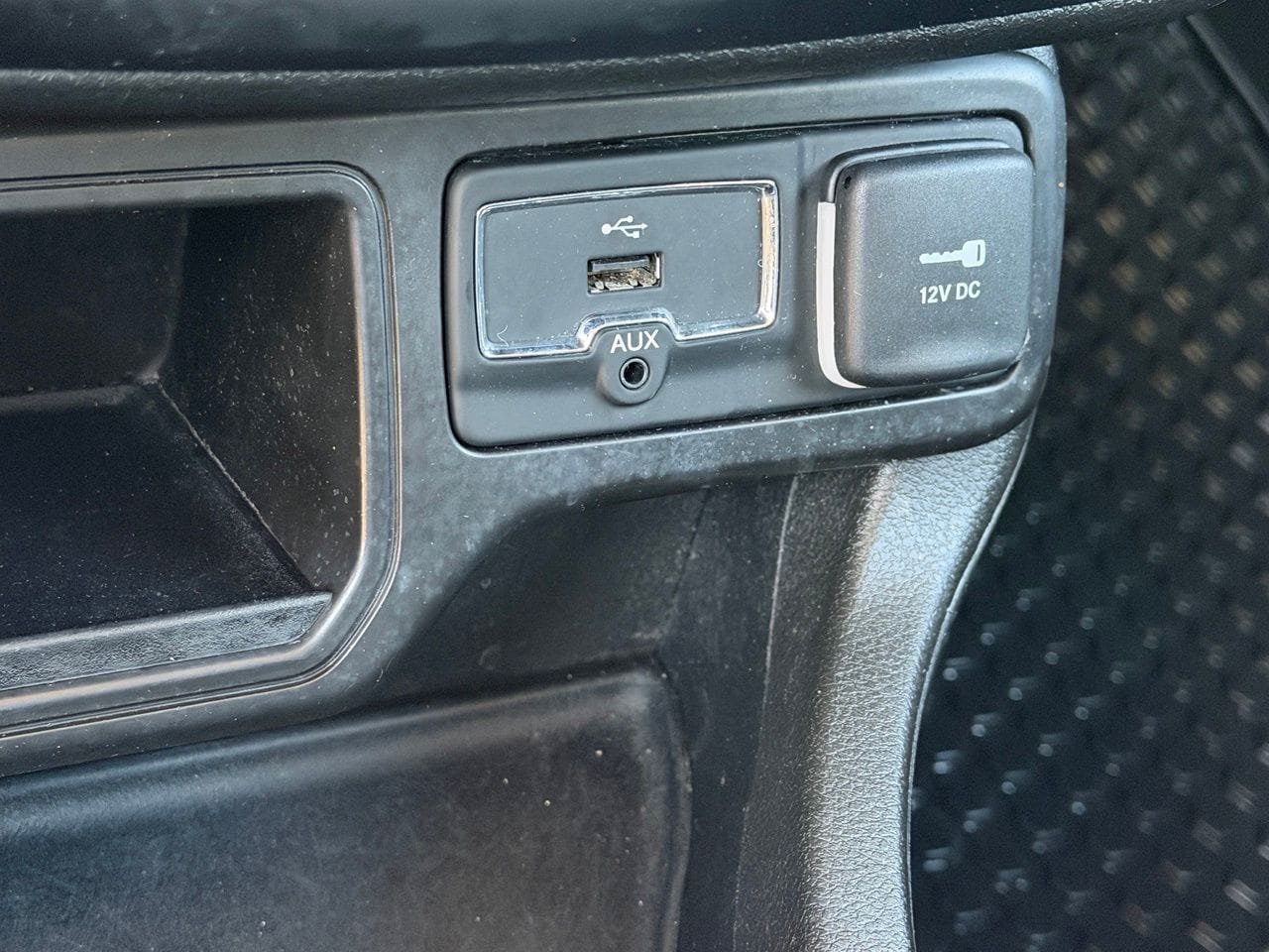 Used 2021 Jeep Renegade Latitude w/ Convenience Group FWD image 21
