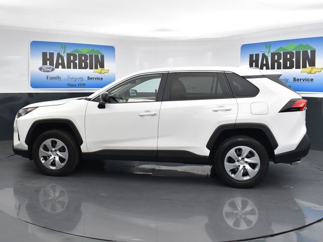 Used 2022 Toyota RAV4 LE image 2