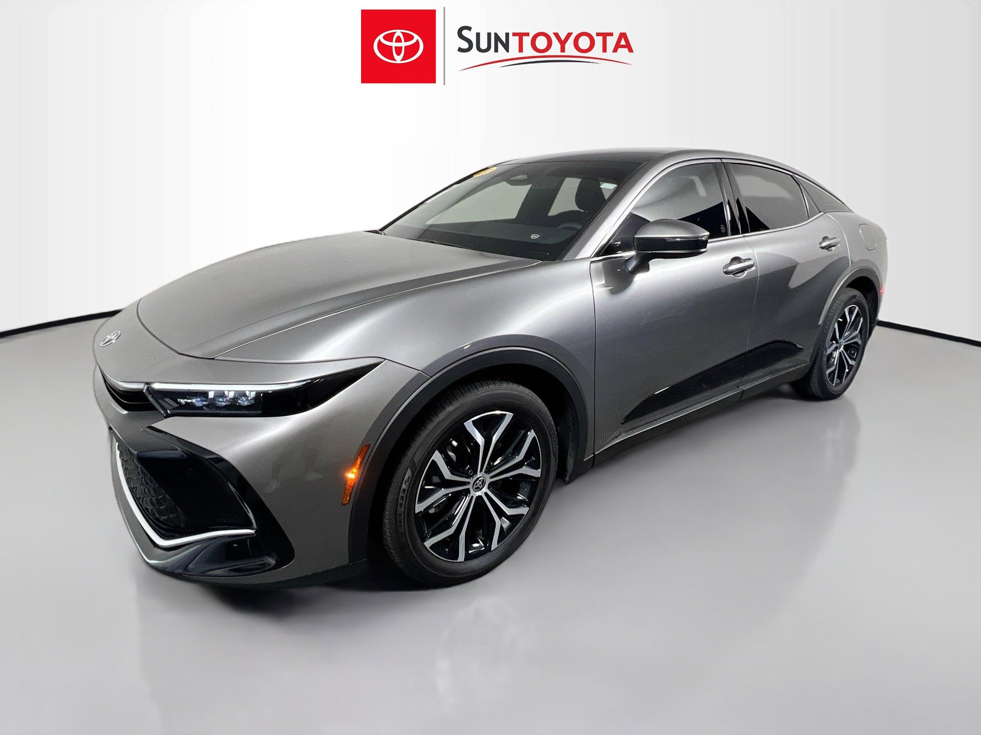 Used 2023 Toyota Crown Limited image 9