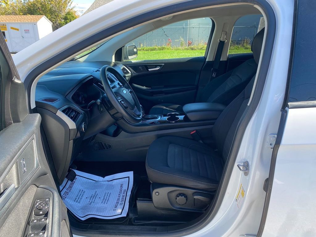 Used 2018 Ford Edge SE image 12