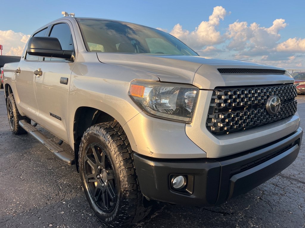 Used 2020 Toyota Tundra SR5 w/ SR5 Leather Package AWD/4WD image 1