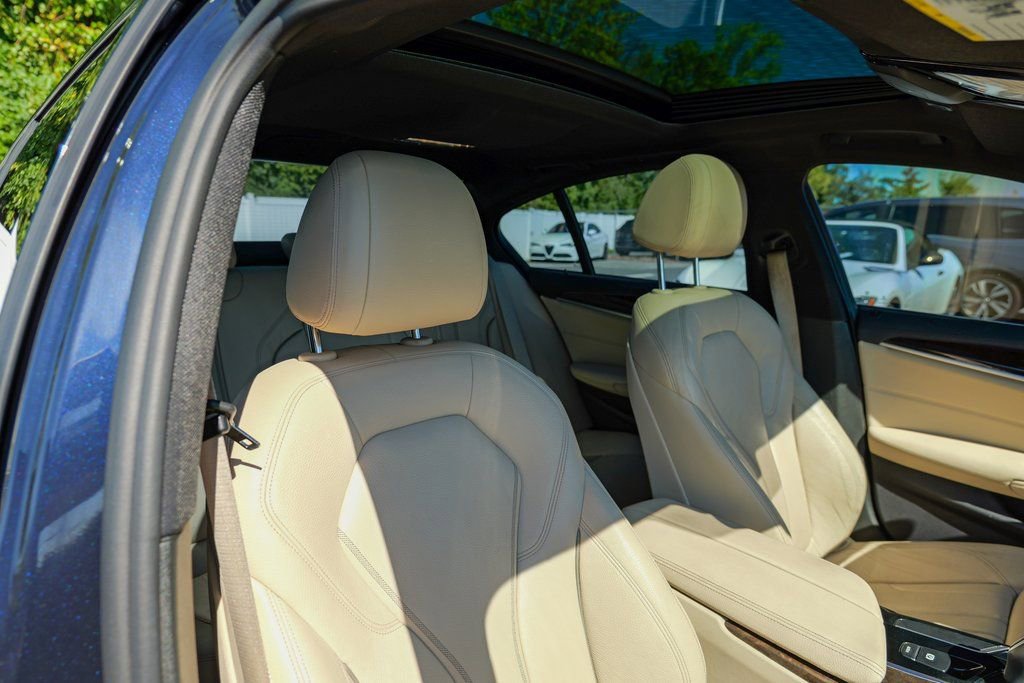 Used 2018 BMW 540i xDrive image 35