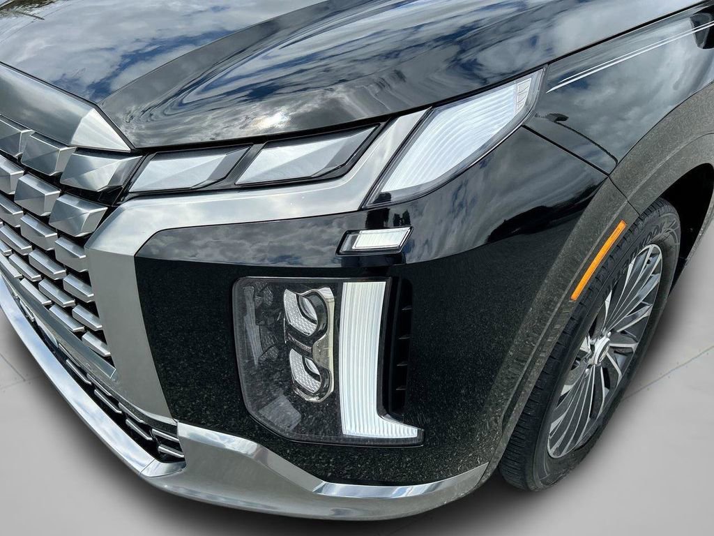 Used 2025 Hyundai Palisade Calligraphy image 13