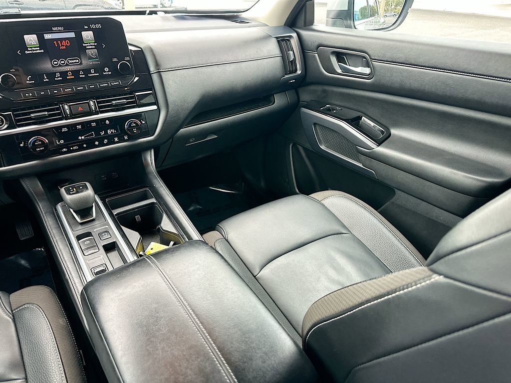 Used 2023 Nissan Pathfinder SL image 22