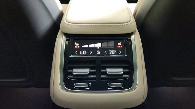 New 2026 Volvo XC90 T8 Plus w/ Protection Package Premier AWD/4WD image 32