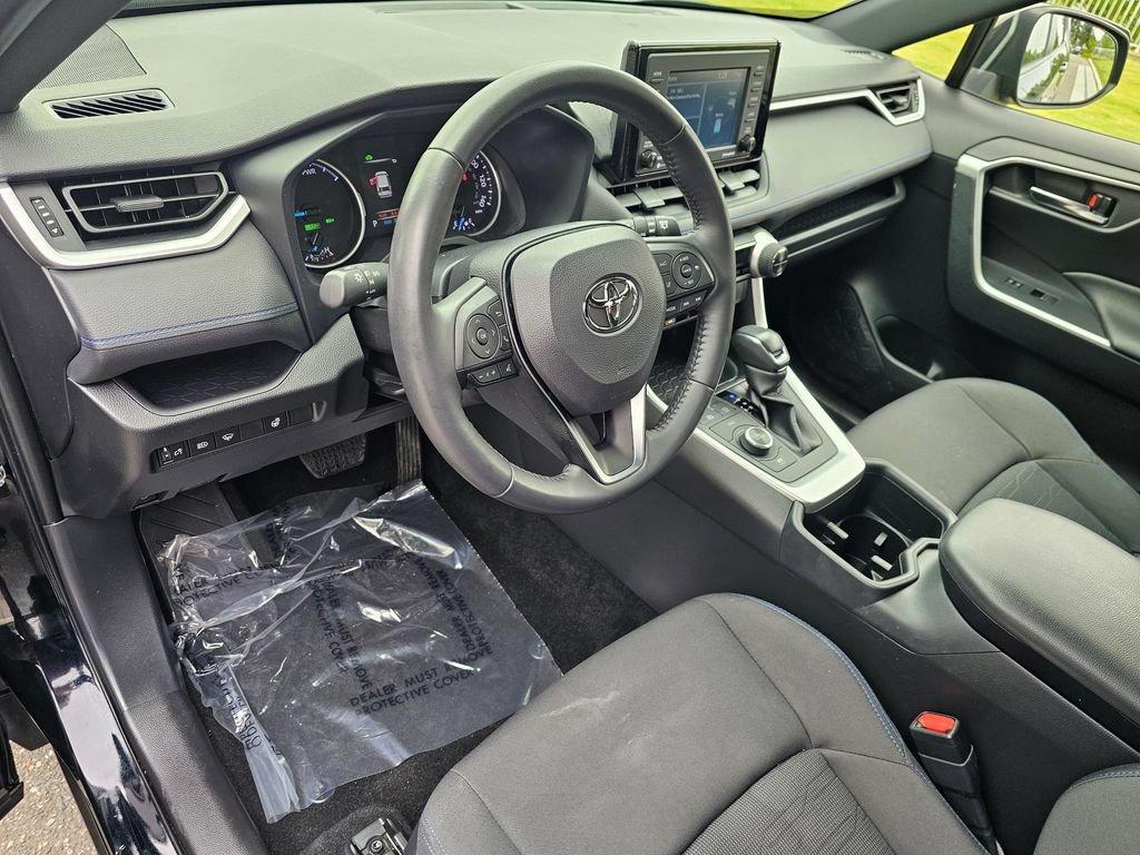 Used 2022 Toyota RAV4 SE w/ SE Grade Weather Package AWD/4WD image 19