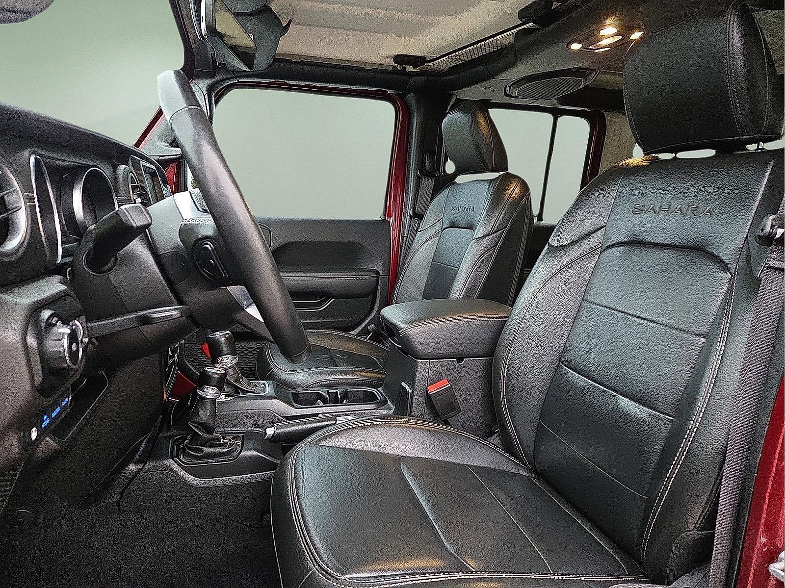 Used 2022 Jeep Wrangler Unlimited Sahara w/ Cold Weather Group image 14