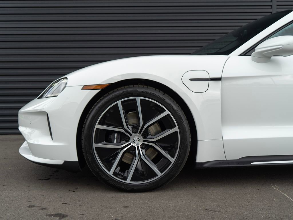 New 2026 Porsche Taycan image 12