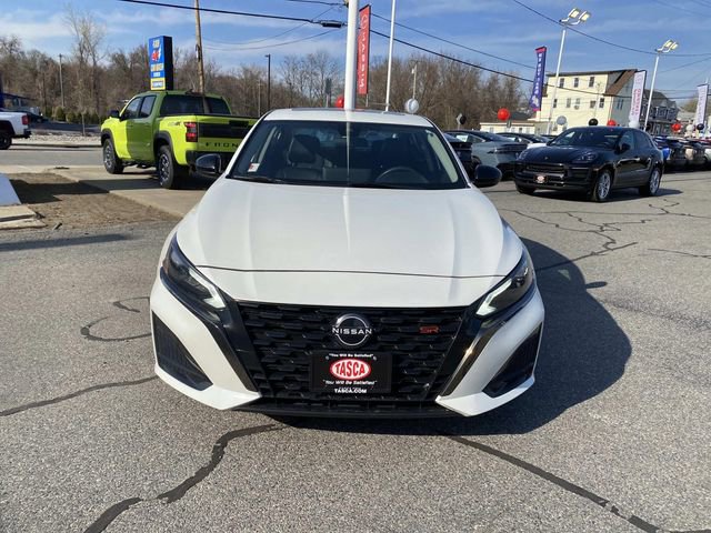 Used 2024 Nissan Altima 2.5 SR w/ SR Premium Package image 11