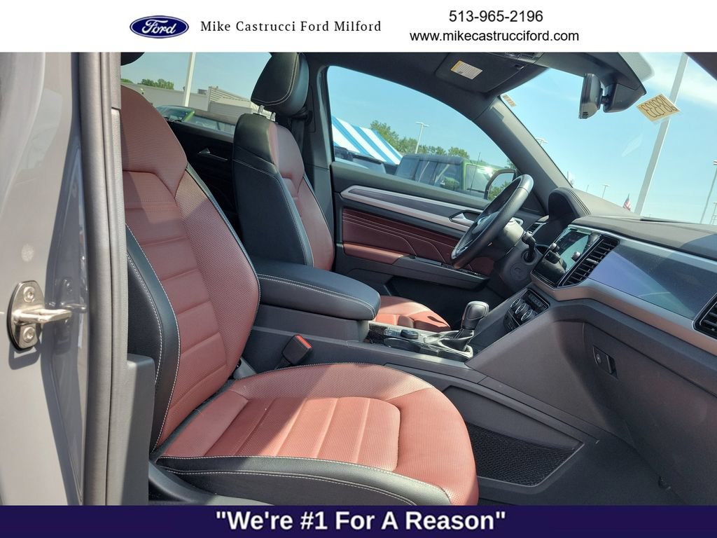 Used 2023 Volkswagen Atlas Cross Sport SEL Premium R-Line AWD/4WD image 31