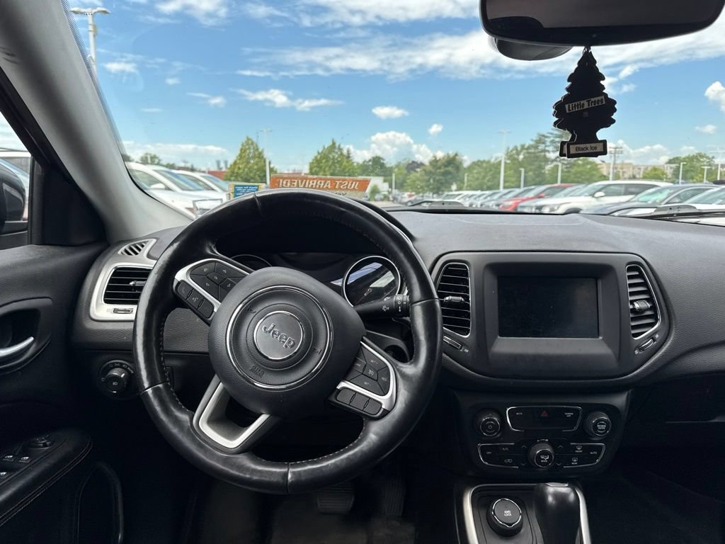 Used 2018 Jeep Compass Latitude w/ Popular Equipment Group AWD/4WD image 10