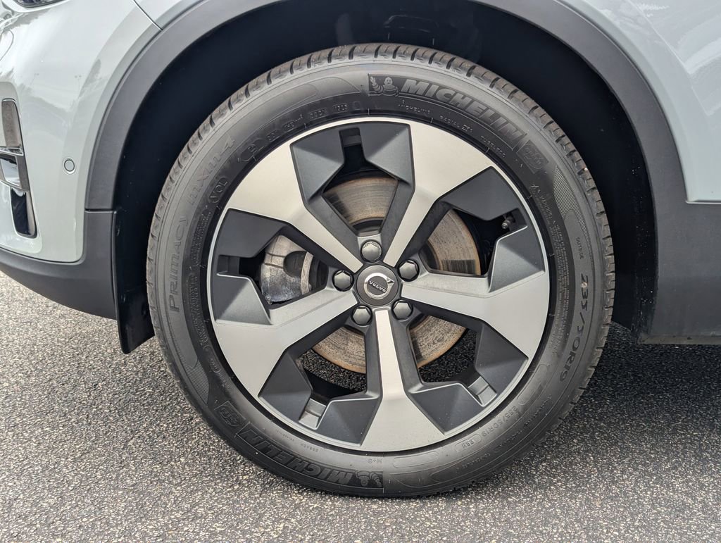 Certified 2026 Volvo XC40 B5 Plus w/ Protection Package Premier AWD/4WD image 11