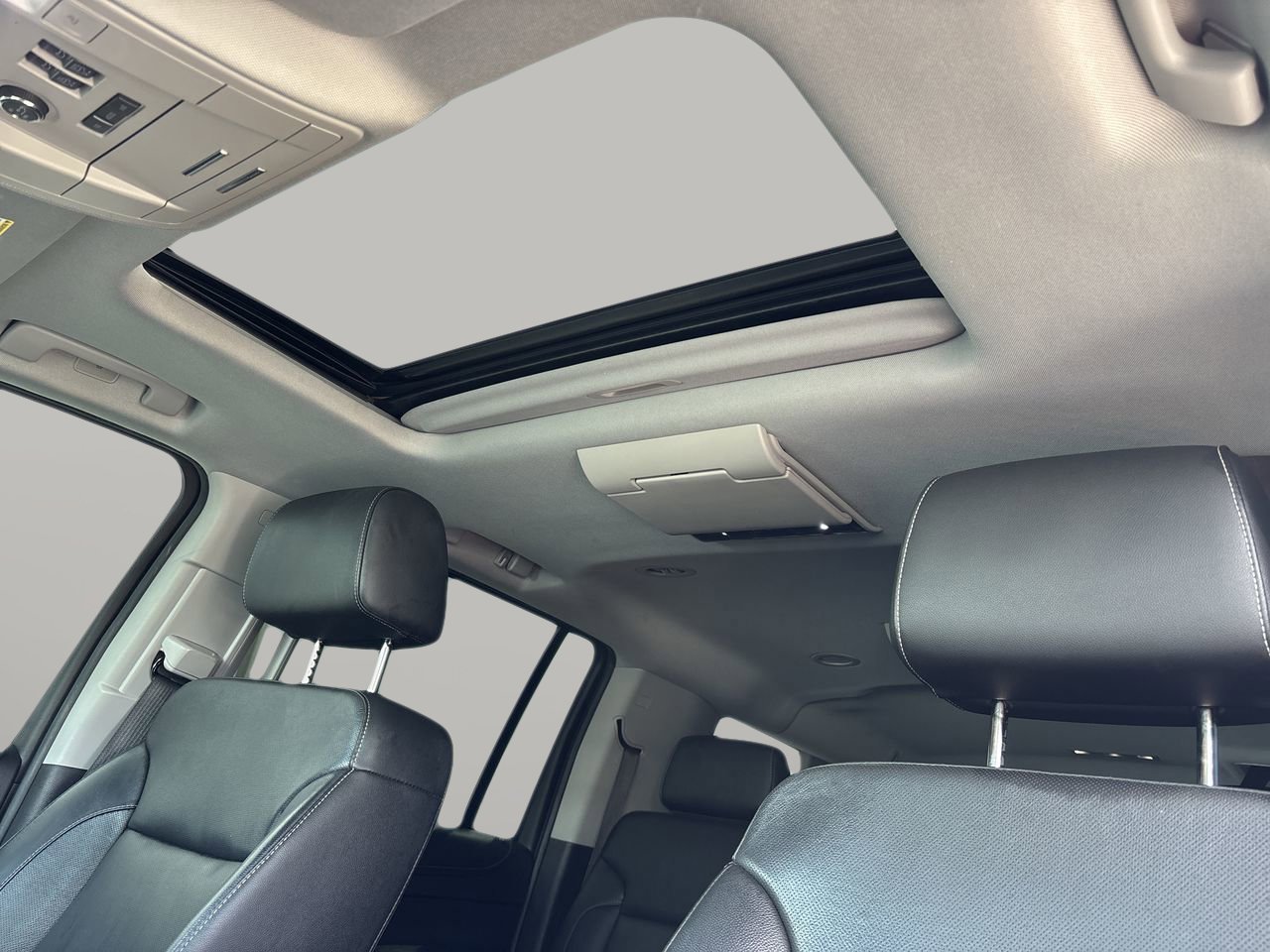 Used 2019 Chevrolet Suburban Premier RWD image 20