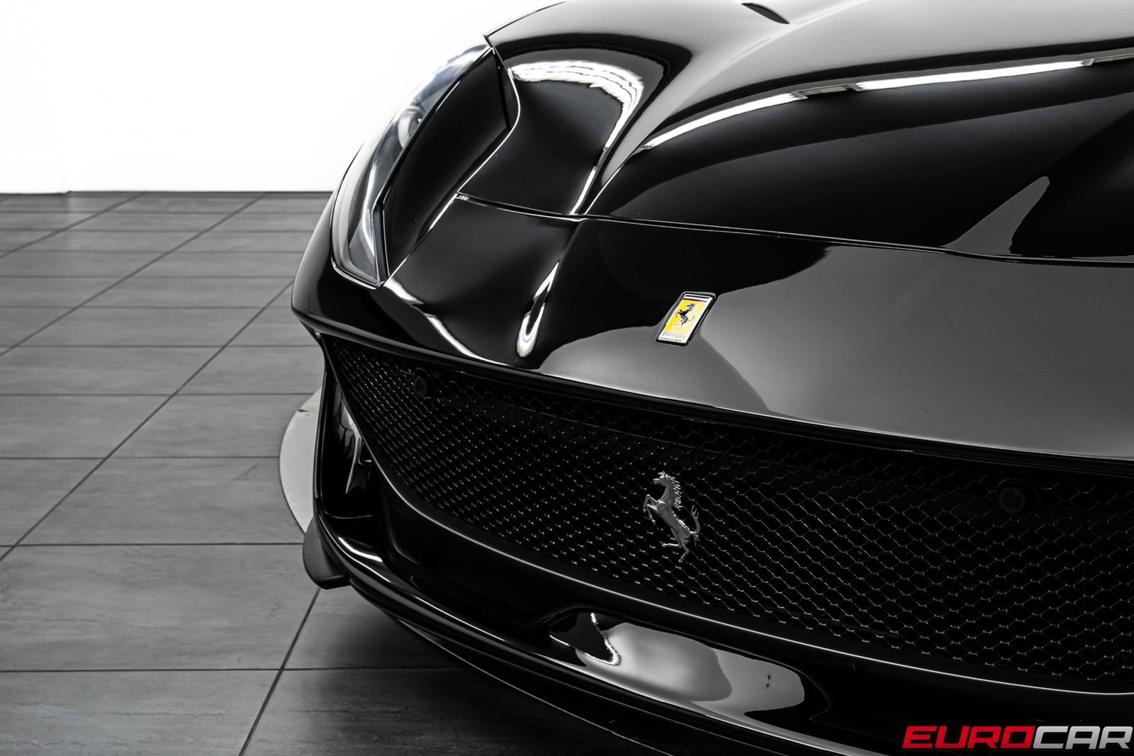 Used 2020 Ferrari 812 Superfast RWD image 11