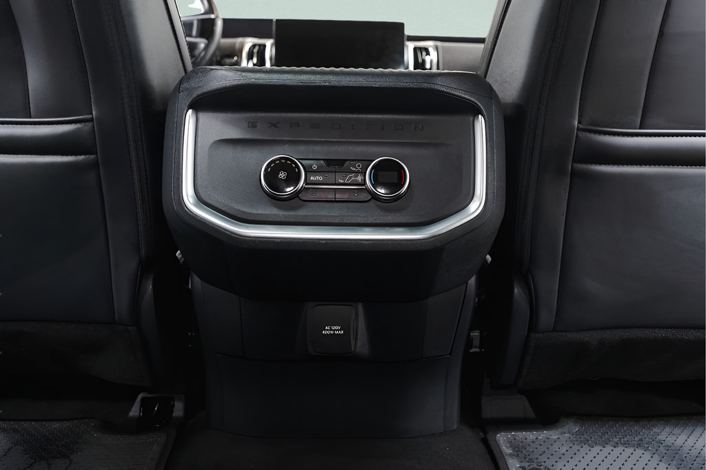 Used 2025 Ford Expedition Platinum AWD/4WD image 36