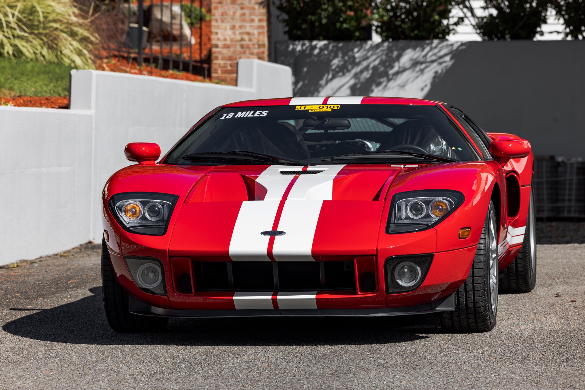 Used 2006 Ford GT RWD image 18