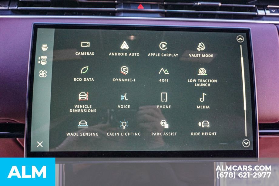 Used 2025 Land Rover Range Rover SE image 34