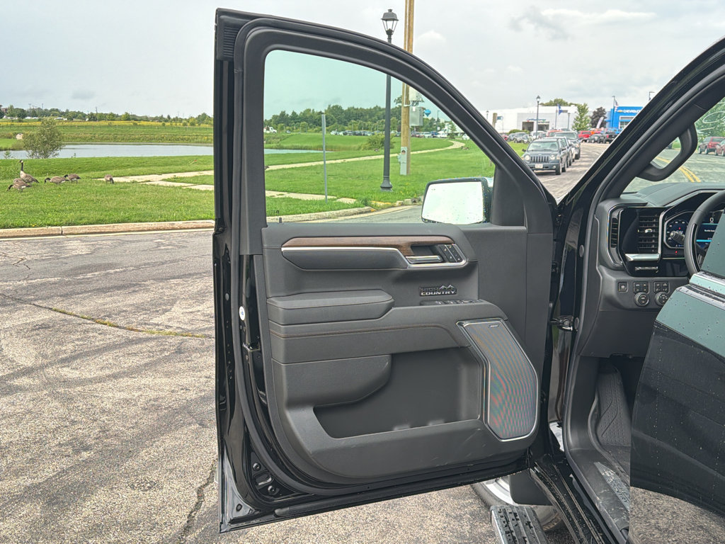 New 2026 Chevrolet Silverado 1500 High Country AWD/4WD image 10