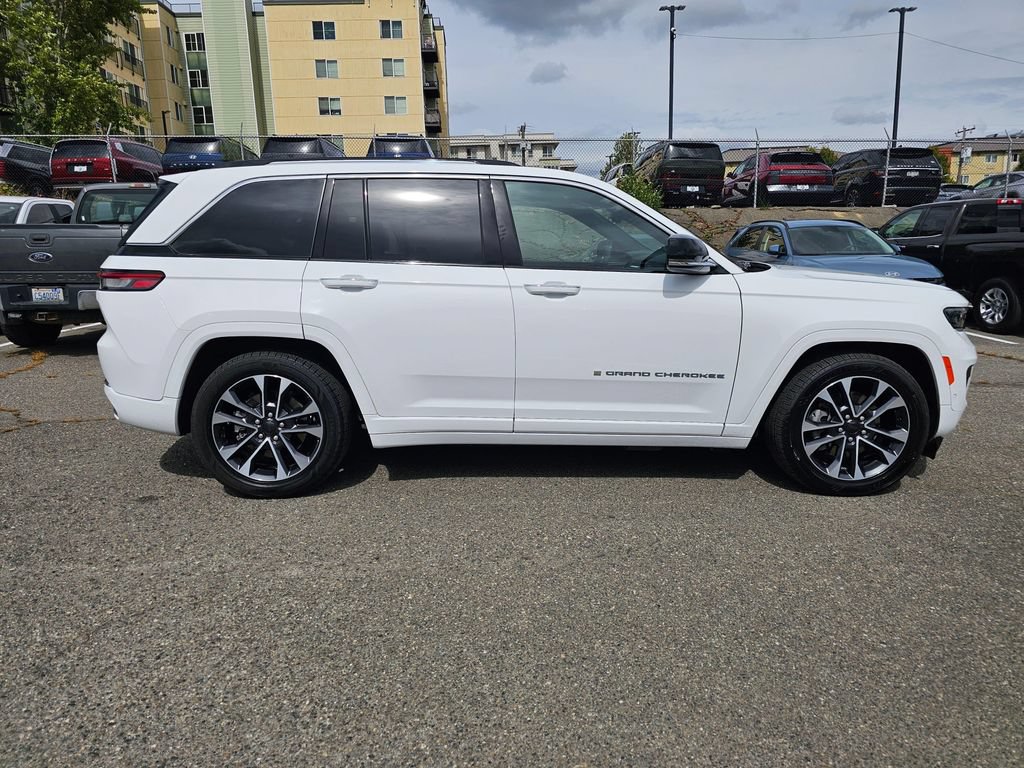 Used 2022 Jeep Grand Cherokee Overland AWD/4WD image 9