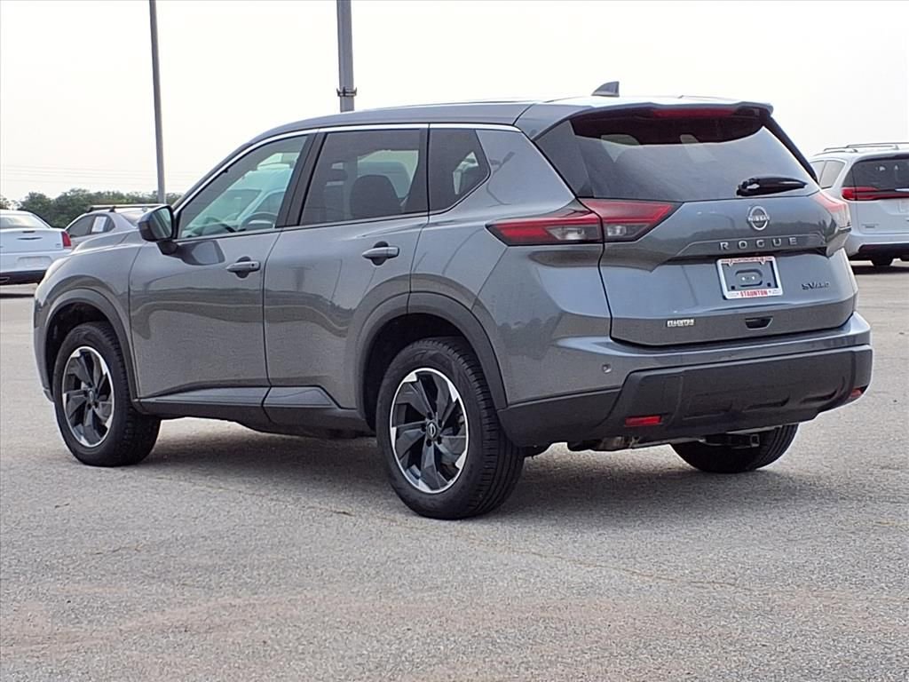 Used 2024 Nissan Rogue SV image 29